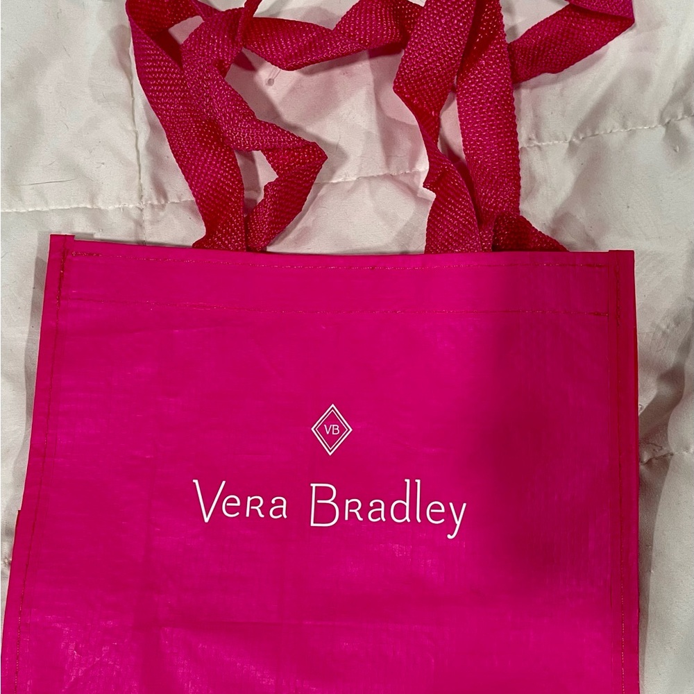 Vera Bradley lot of 4 hot pink reusable shopping bags. 2 large, 1 medium,1 small - Picture 3 of 4